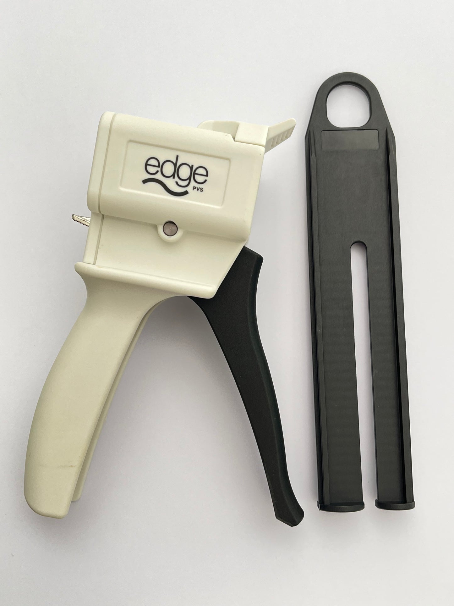 Pistola dispensadora para silicón 1:1 marca Edge MDC