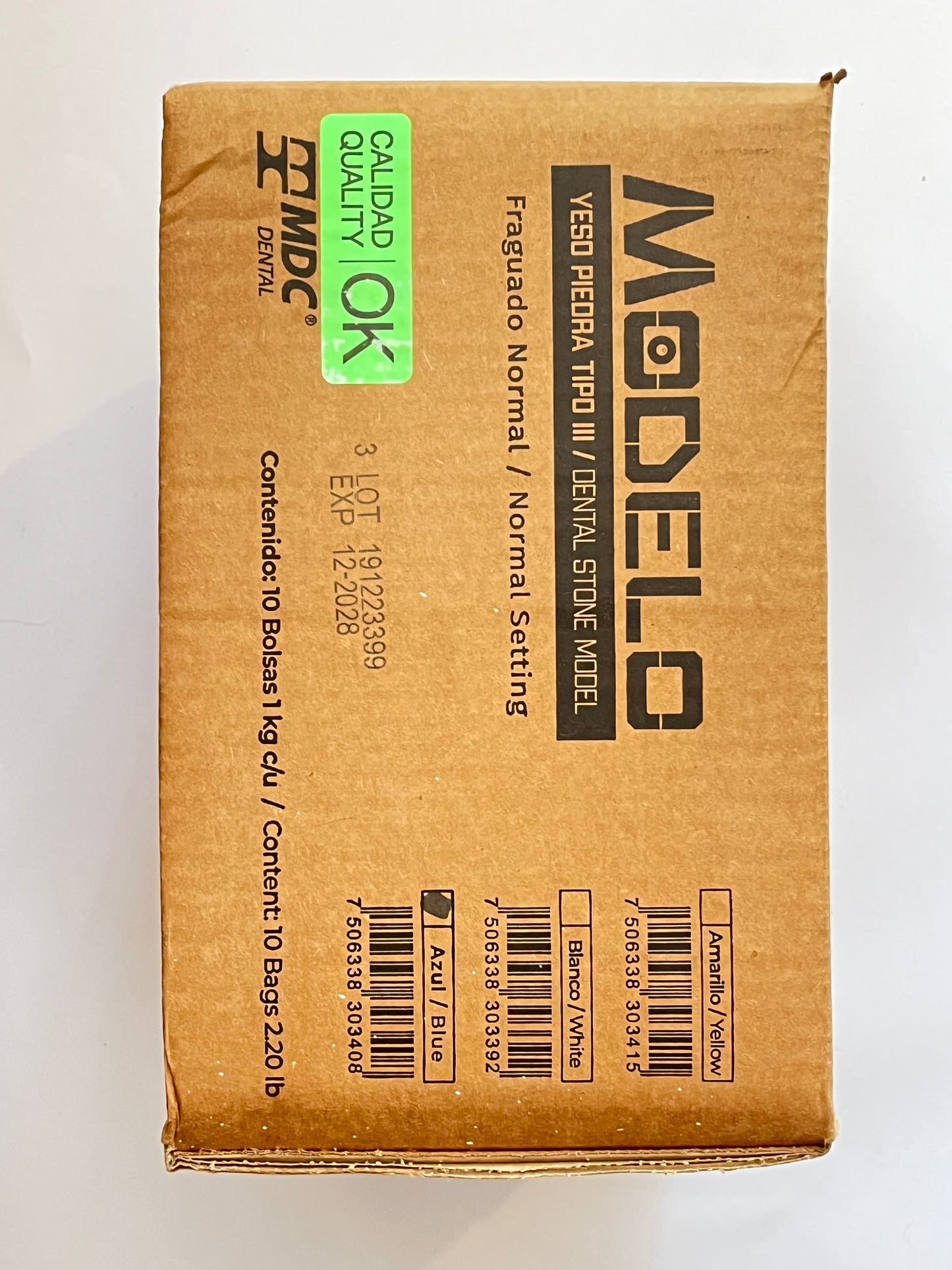Caja con 10 kilos yeso modelo color azul