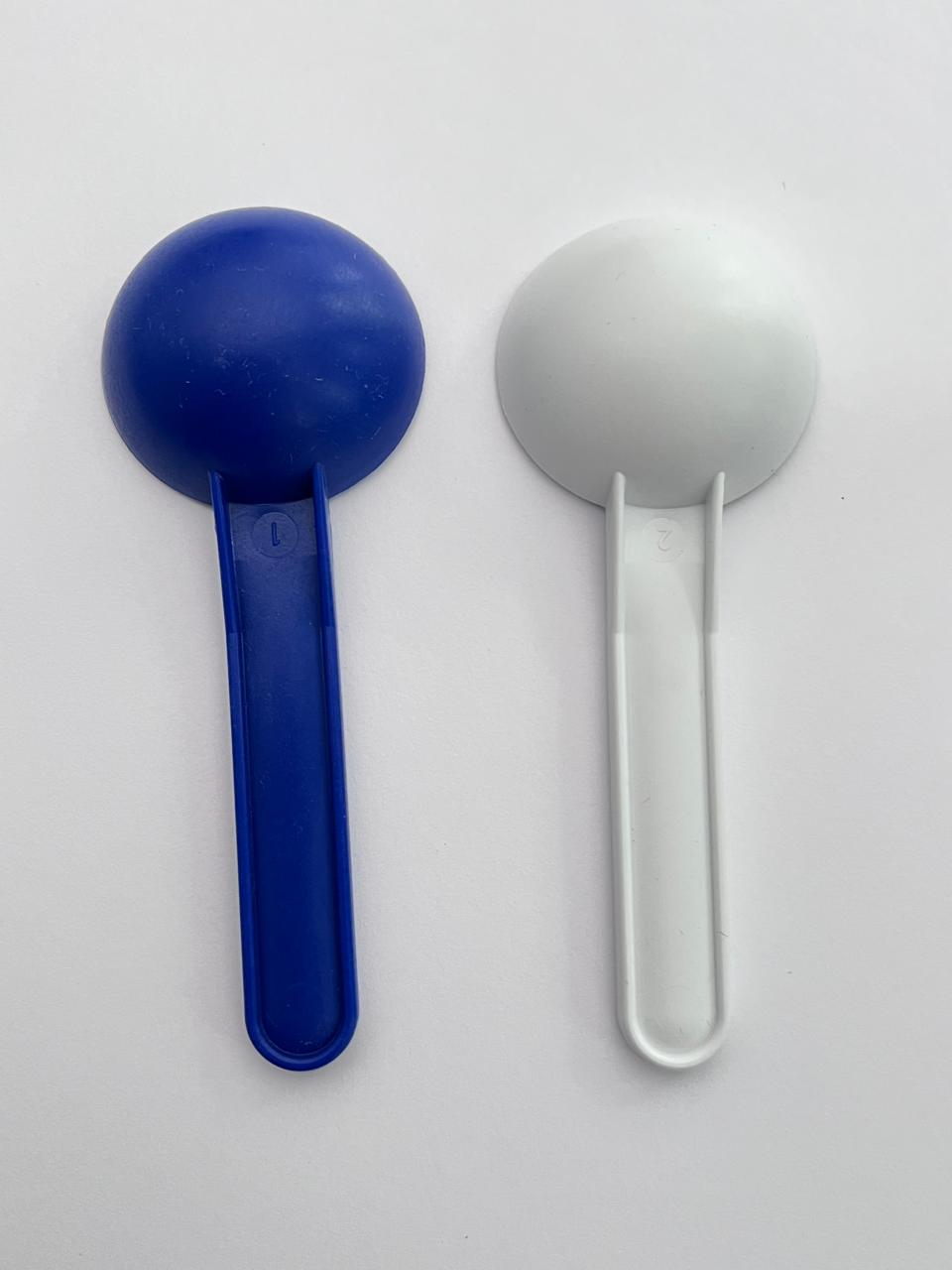 Cucharillas medidoras para silicona Putty azul y blanca marca silagum DMG