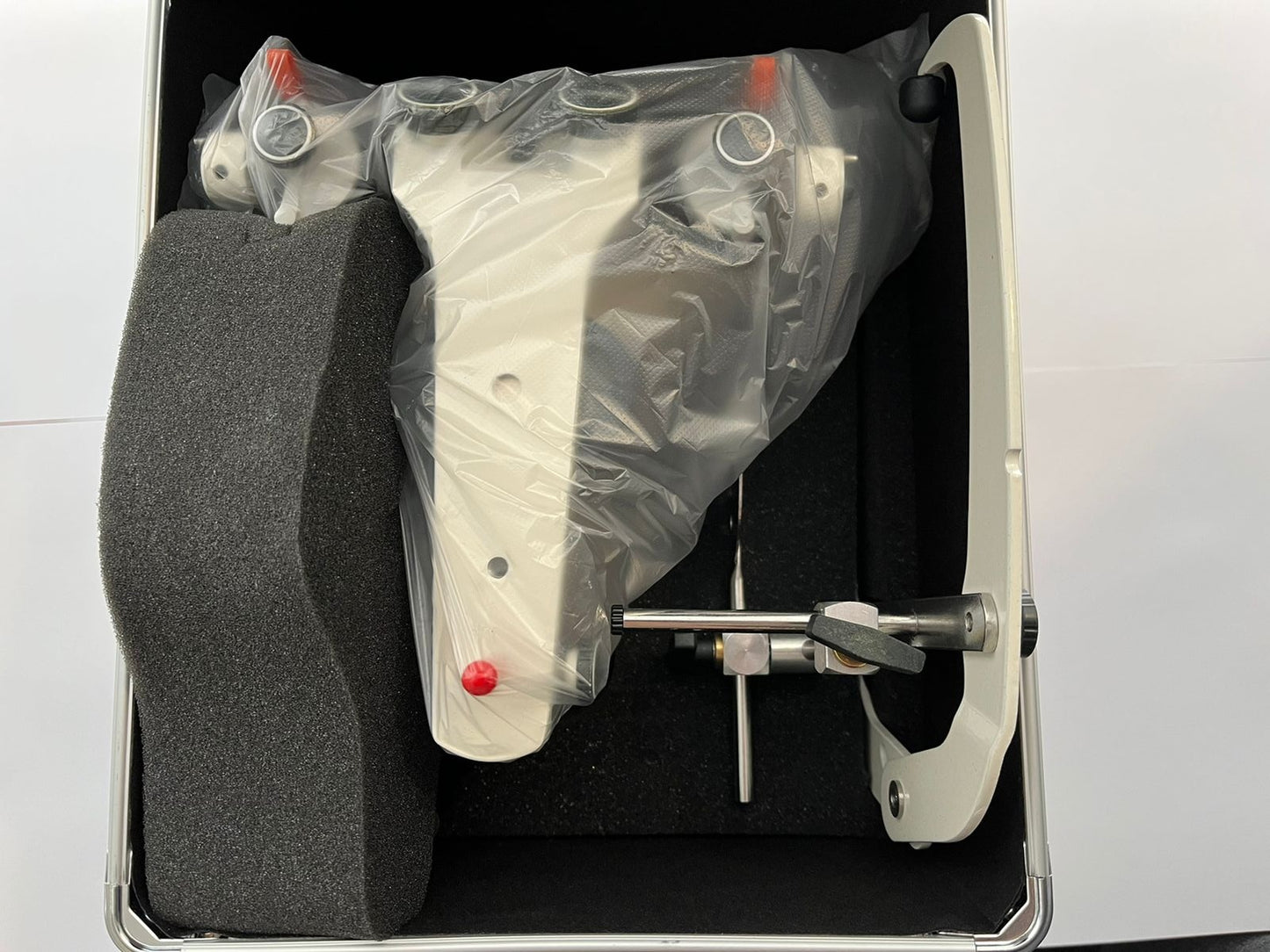Articulador anelsam 3 semi ajustable y arco facial incluye caja para transportarlo
