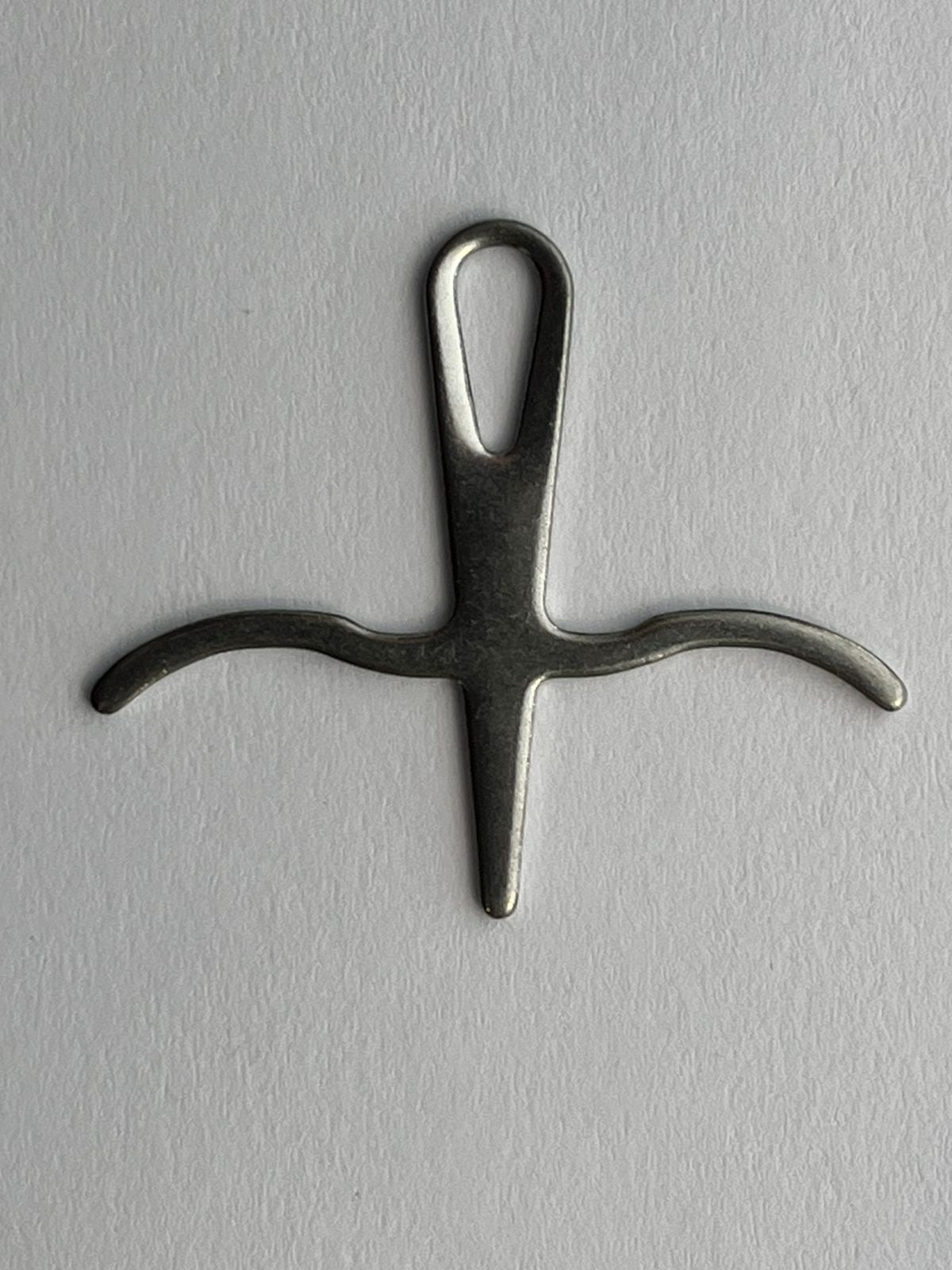 Gancho de cruz Elaborados de acero contorneable