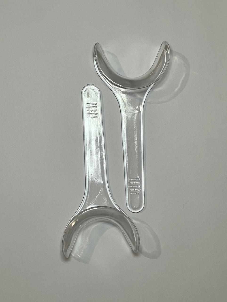 Retractor sencillo adulto transparente marca Vor