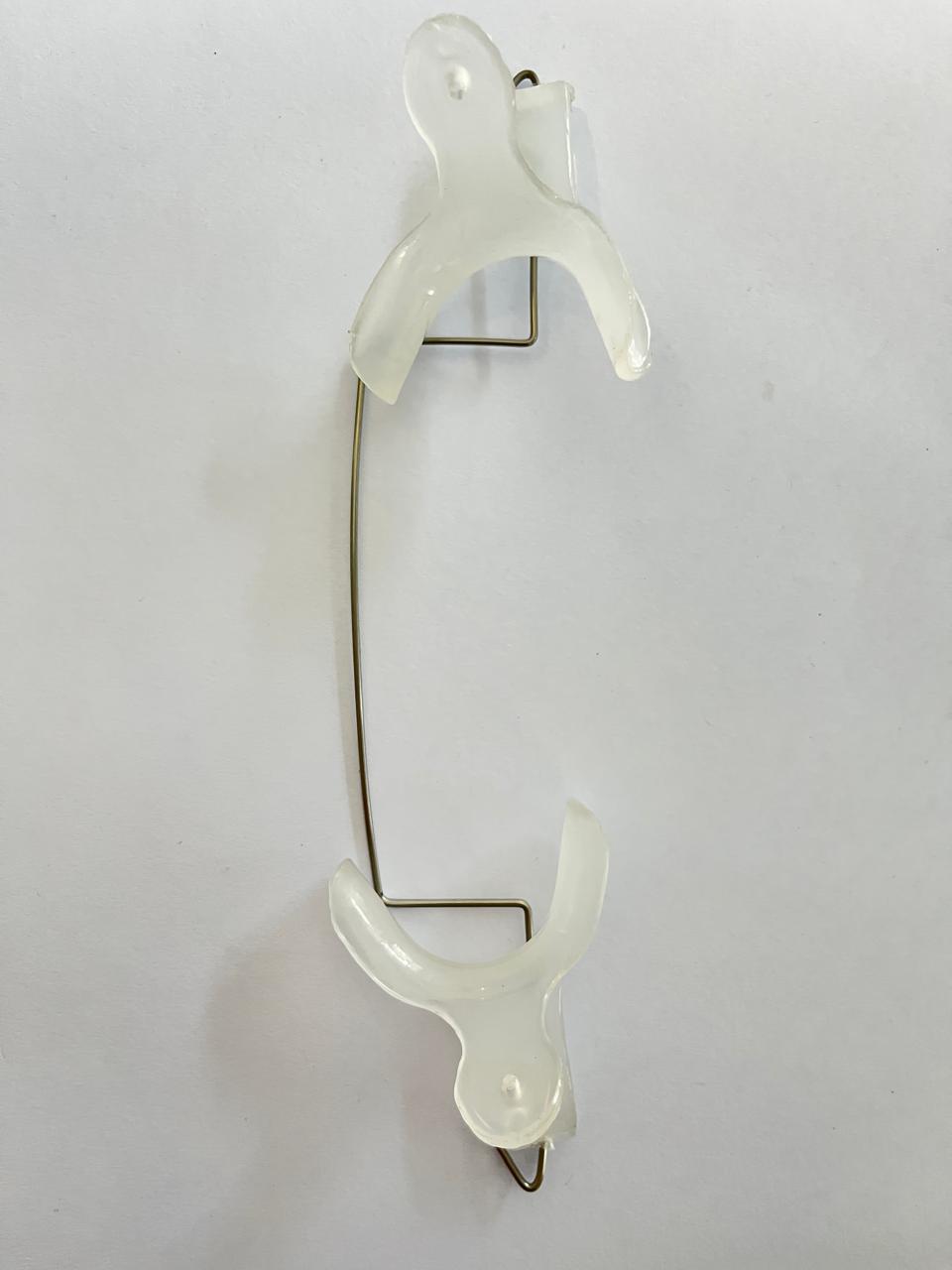 Retractor de carillo con alambre tipo borgatta marca Vor