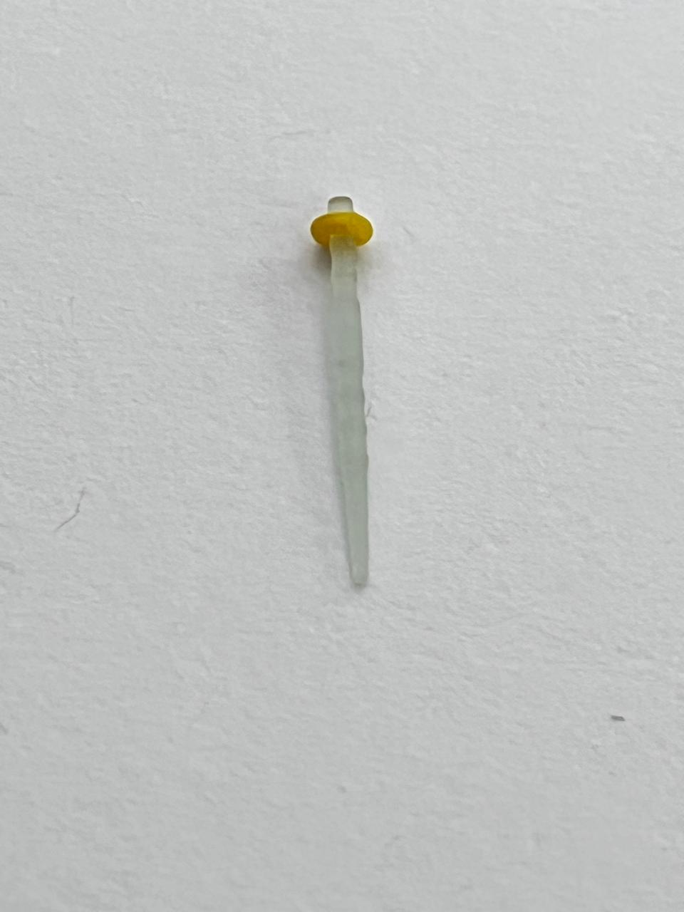 Poste económico amarillo 1.2mm diámetro 17mm largo