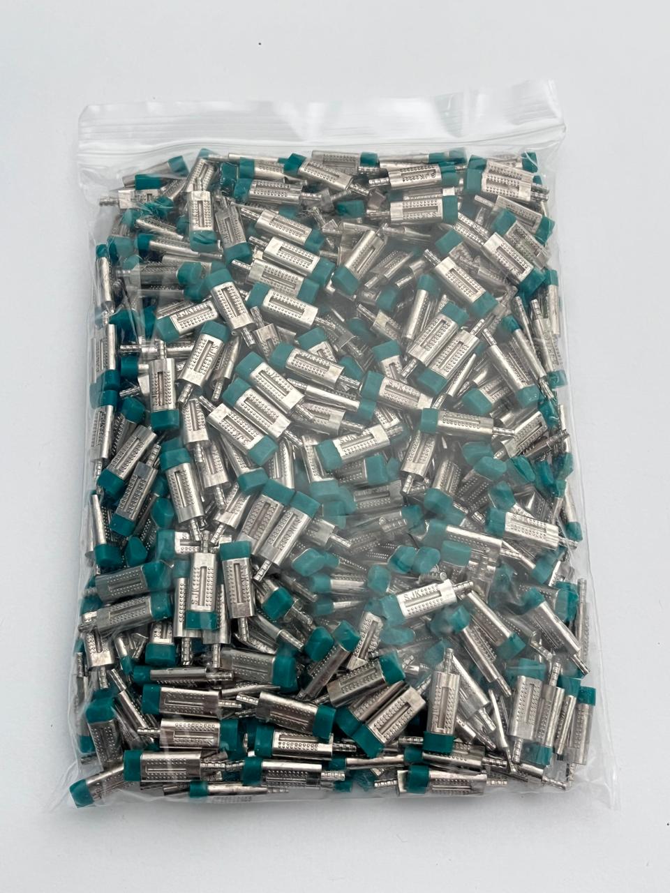 Bolsa de Dowel pin doble con funda verde paquete con 500 piezas