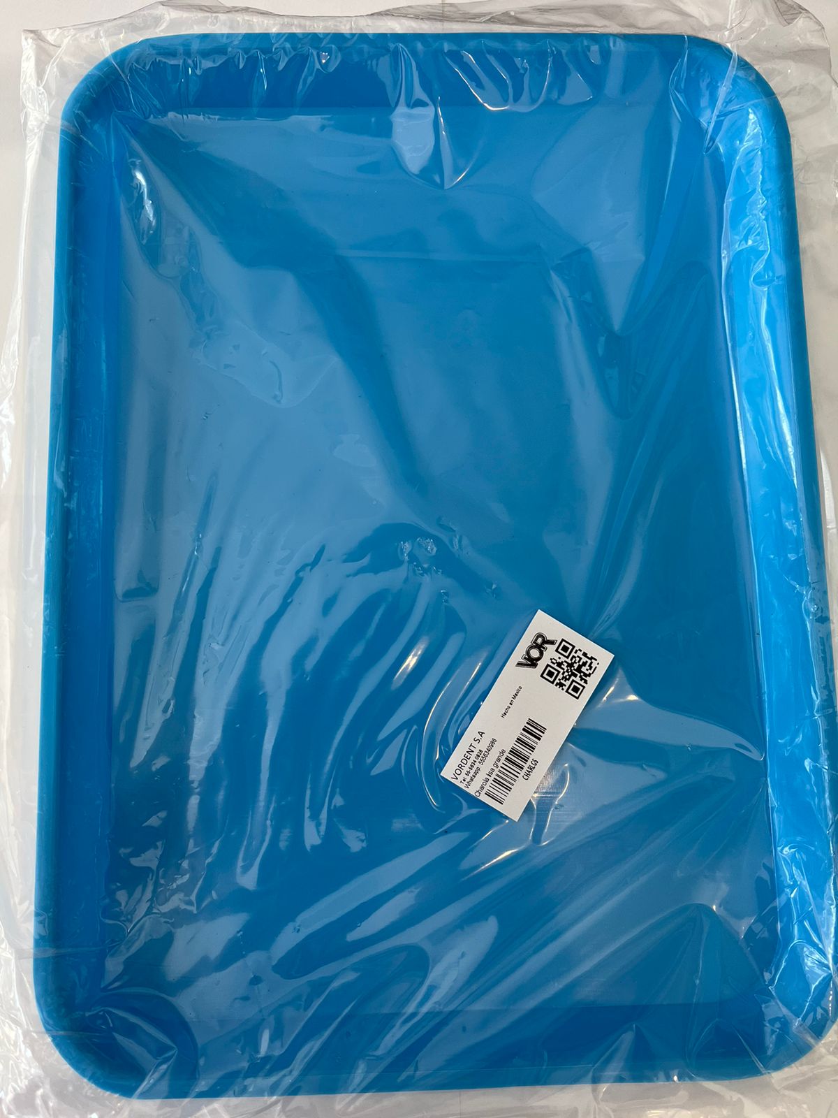 Charola plástica lisa grande color azul marca Vor