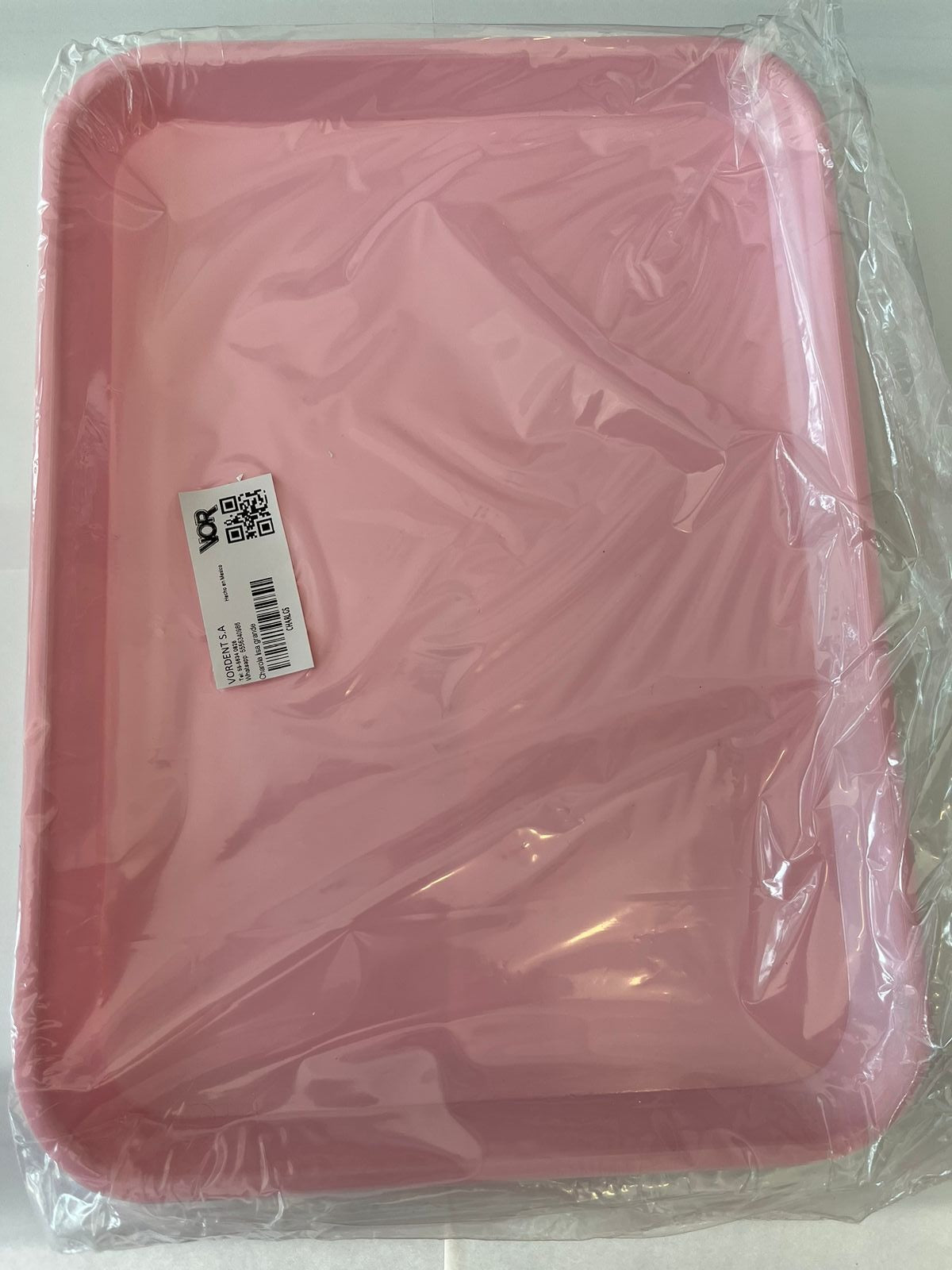 Charola plástica lisa grande color rosa marca Vor
